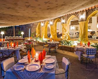 Ramathra Fort - Gangāpur City - Restaurante