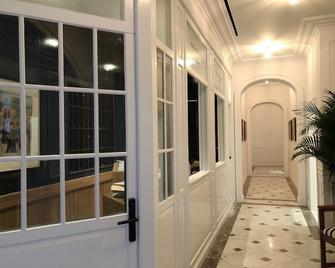 Getaway Studios The Providence Oostende - Ostend - Front desk
