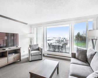 Victoria Regent Waterfront Hotel & Suites - Victoria - Living room