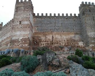 Posada El Majuelo - Baños de la Encina - Edificio