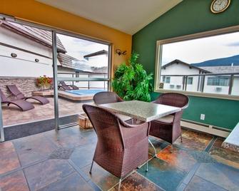 Whistler's Inn - Jasper - Balcony