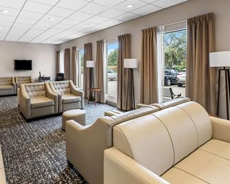 Surestay Hotel By Best Western Seatac Airport North - SeaTac - Living room