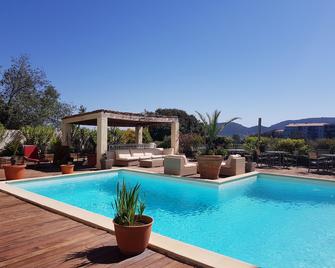Hotel Le Tilbury - Porto Vecchio - Piscina