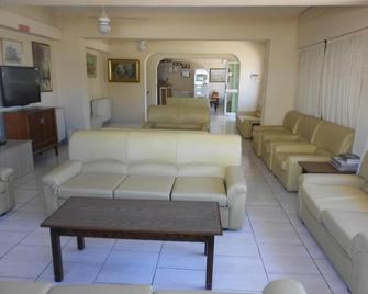 Denis Hotel - Nicosia - Sala de estar
