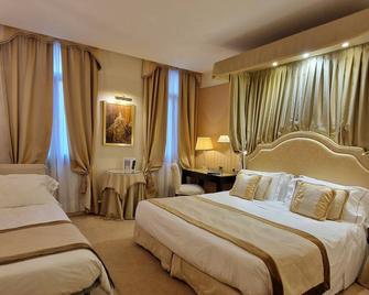 Hotel a La Commedia - Venecia - Habitación
