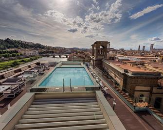 Plaza Hotel Lucchesi - Florence - Pool