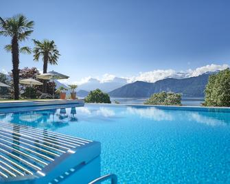 Hotel Alexander - Weggis - Piscina