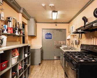 Bungalows Hostel - Las Vegas - Kitchen