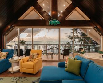 Surfrider Resort Hotel - Garapan - Huiskamer
