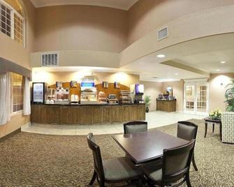 Holiday Inn Express Delano Hwy 99 - Delano - Restaurace