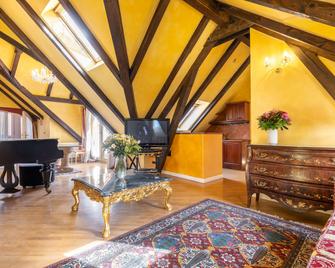Nosticova Apartments - Prague - Living room