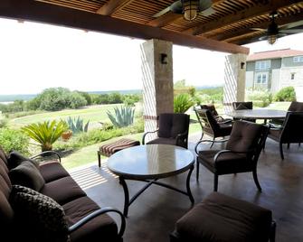 Vintage Villas Hotel - Austin - Patio