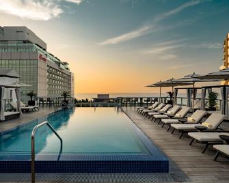 AC Hotel by Marriott Miami Beach - Miami Beach - Pool