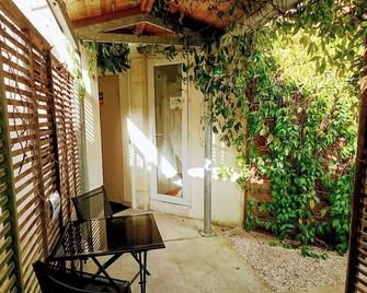 Accostage Hotel - La Rochelle - Patio