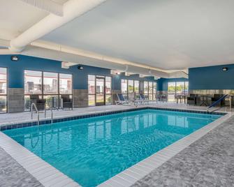 Hampton Inn New Philadelphia - New Philadelphia - Piscina