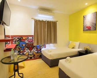 Room Hostel at Phuket Airport - Sakhu - Soveværelse
