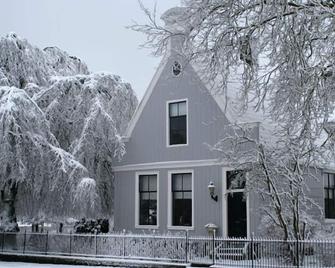 Inn on the Lake - Waterland - Edificio
