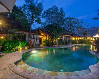 Tamukami Hotel - Denpasar - Pool