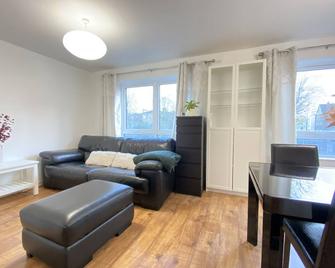Islington Cozy One-Bedroom flat close to Angel / St Pancras / Kings cross / - London - Living room