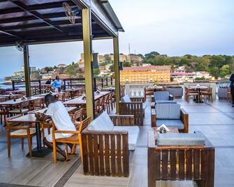 Mamba Point Hotel - Freetown - Restaurante