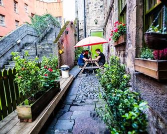 High Street Hostel - Edinburgh - Patio