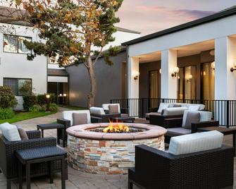 Courtyard by Marriott San Francisco Airport - San Bruno - Patio