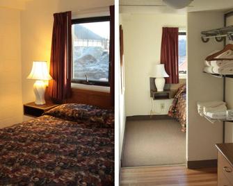 The Driftwood Hotel - Juneau - Bedroom