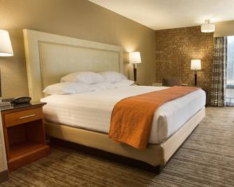 Drury Inn & Suites Austin North - Austin - Bedroom