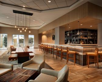 Embassy Suites by Hilton Monterey Bay Seaside - Seaside - Bar