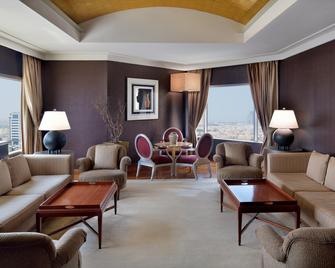 Sheraton Dammam Hotel & Convention Centre - Dammam - Living room