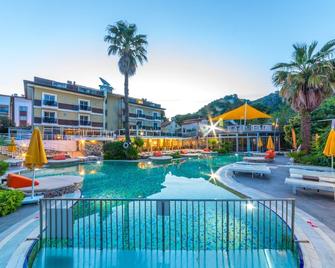 Mersoy Bellavista Hotel - İçmeler - Bể bơi