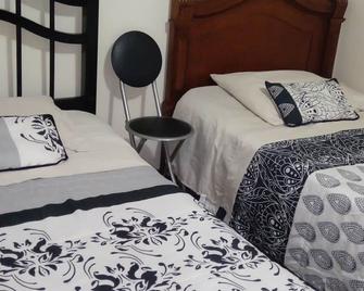 Apartment With 24 Hour Security - Bogotá - Bedroom