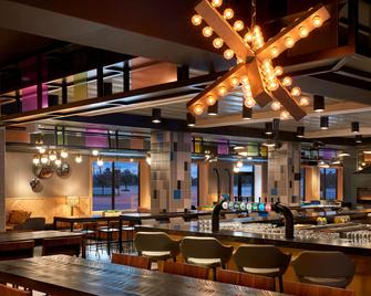 Delta Hotels by Marriott Toronto Airport & Conference Centre - Toronto - Bar