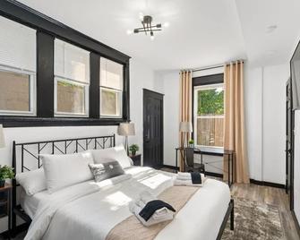 Modern City Luxury Home with Ample Parking in Charming Philly! - Filadelfia - Habitación