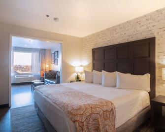Oxford Suites Chico - Chico - Bedroom