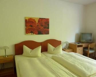 Hotel Grüner Jäger - Lübeck - Slaapkamer