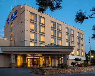 Allure Hotel & Conference Centre, Ascend Hotel Collection - Barrie - Building