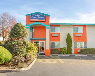 Howard Johnson by Wyndham Salem - Salem - Edificio