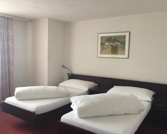 Swiss Chalet zur Krummen Eich - Pratteln - Schlafzimmer