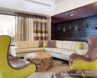 DoubleTree Suites by Hilton Nashville Airport - Nashville - Lobby