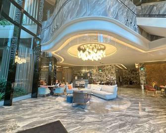 Beautiful 3-Bedroom Apartment - Hong Kong - Lobby