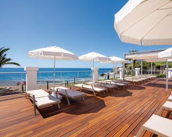 Hotel Riu Madeira - Caniço - Patio
