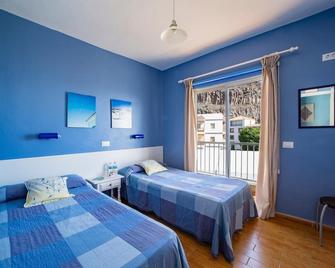 Pension La Gaviota - Playa de Santiago - Bedroom