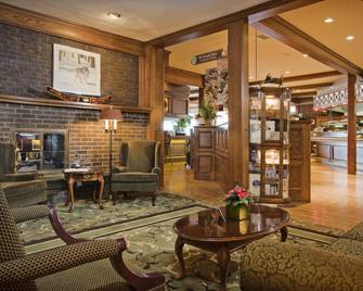 Crest Hotel - Prince Rupert - Lobby