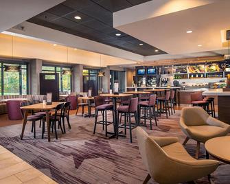 Courtyard by Marriott Dulles Airport Herndon/Reston - Herndon - Bar