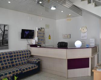 Hotel Congra - Pilar de la Horadada - Front desk