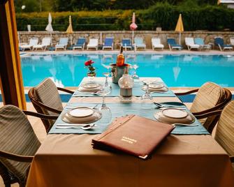 Canada Hotel & Bungalows - Cirali - Uima-allas
