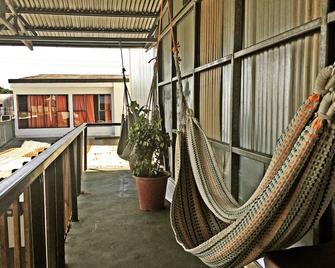 Hostel Trotamundos - Alajuela - Balcon