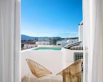 Astro Palace Hotel & Suites - Thera - Balcony