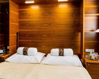 Restaurant & Design Hotel Noem Arch - Brno - Phòng ngủ